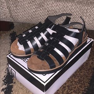 Size 11 women’s sandals